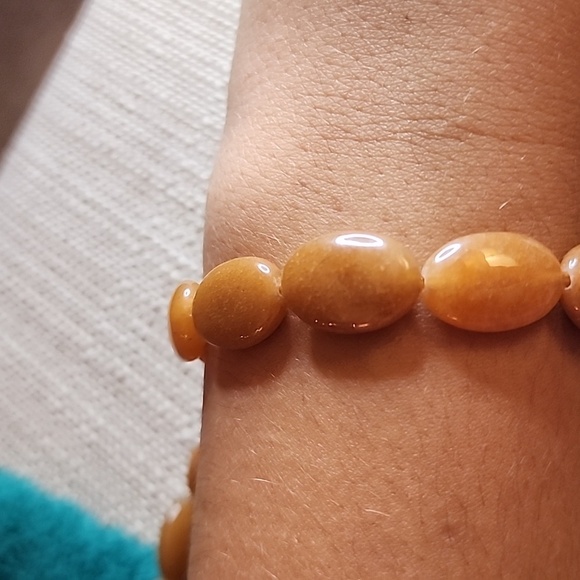 Elegant Brown Beaded Bracelet - Picture 3 of 3